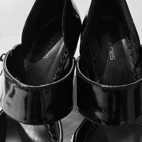 Maurices Black Women's Heels open toe with bow, patent leather, size 8.5 - Picture 5 of 9